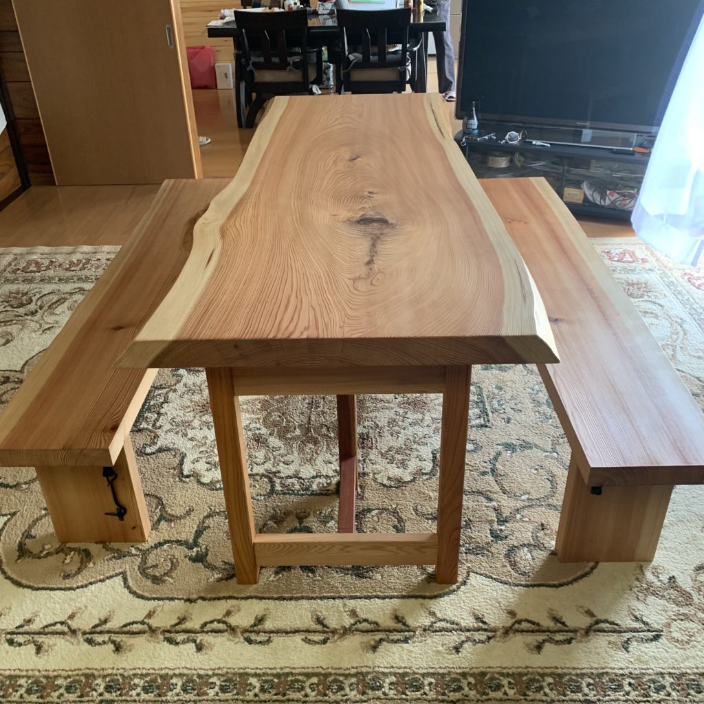 ベンチがテーブルになりました。 | 無垢材・一枚板などの木材と 