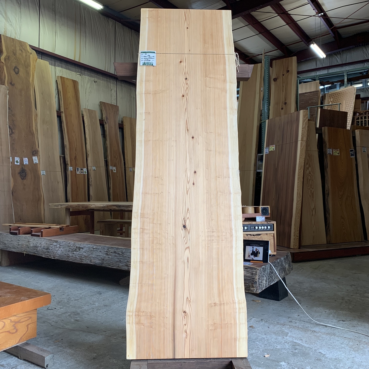 杉一枚板 2000×550~620×36㎜ | 無垢材・一枚板などの木材とオリジナル