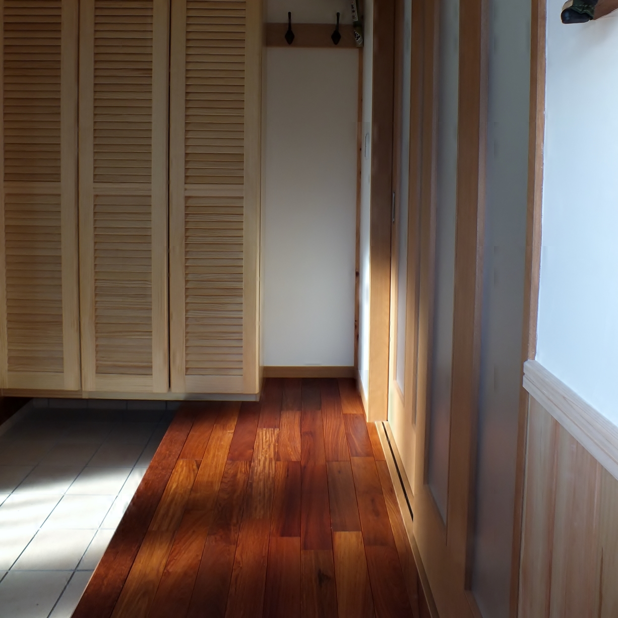 玄関×無垢材 | 無垢材・一枚板などの木材とオリジナル家具｜木の店さんもく