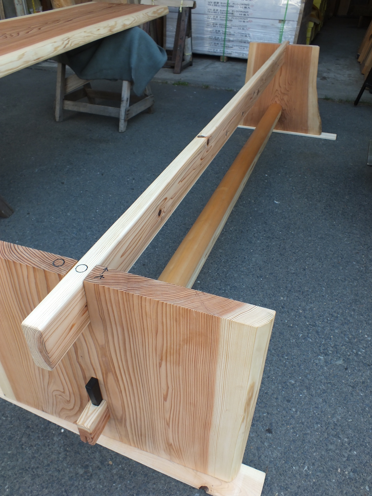 一枚板テーブル製作【杉一枚板で組み立て式】 | 無垢材・一枚板などの 