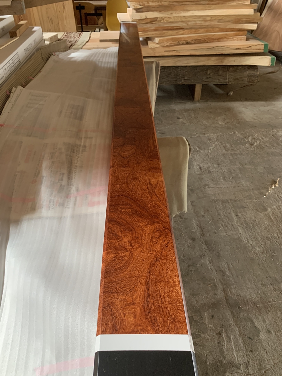 床柱 薄貼床柱　けやき　　3000x135角　塗装品 - 2