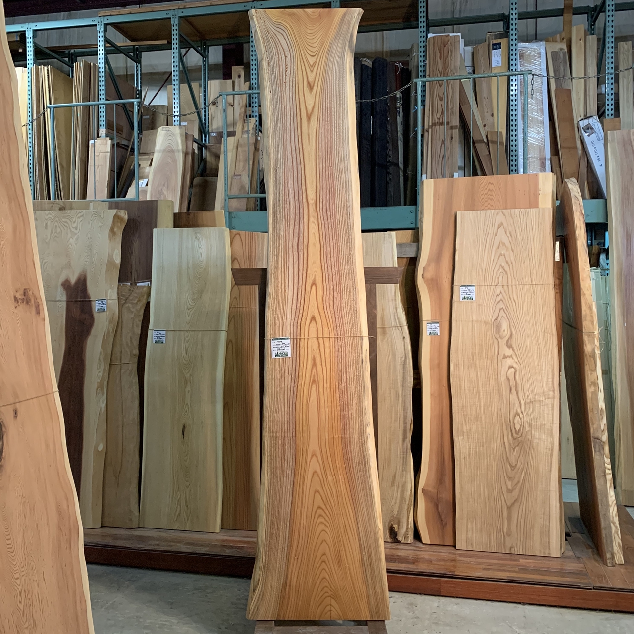 けやき一枚板 3000×400~650×33㎜ | 無垢材・一枚板などの木材とオリジナル家具｜木の店さんもく
