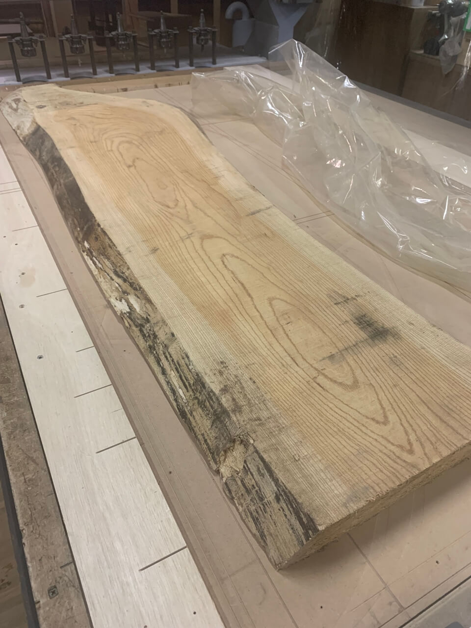 ケヤキ一枚板で看板製作 | 無垢材・一枚板などの木材とオリジナル家具 