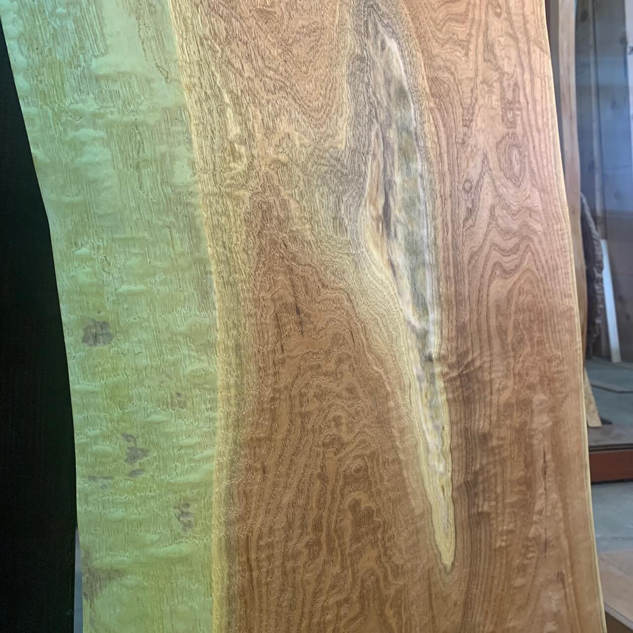 キハダ一枚板 1700×260~650×52㎜ | 無垢材・一枚板などの木材と 
