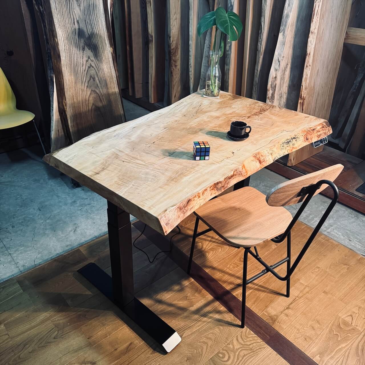 ひとめ惚れの一枚板でオリジナルPCデスク製作【Flexispot 自動昇降脚】