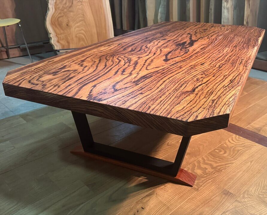 【古い座卓を劇変リメイク】テカテカ塗装を剥いだら別世界があらわれた！