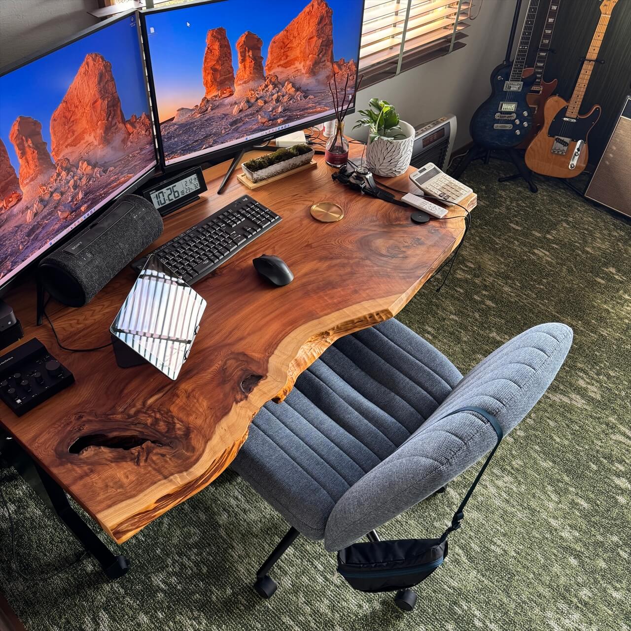 樹齢400年の日光杉を使った激シブなPCデスク【お客様より】